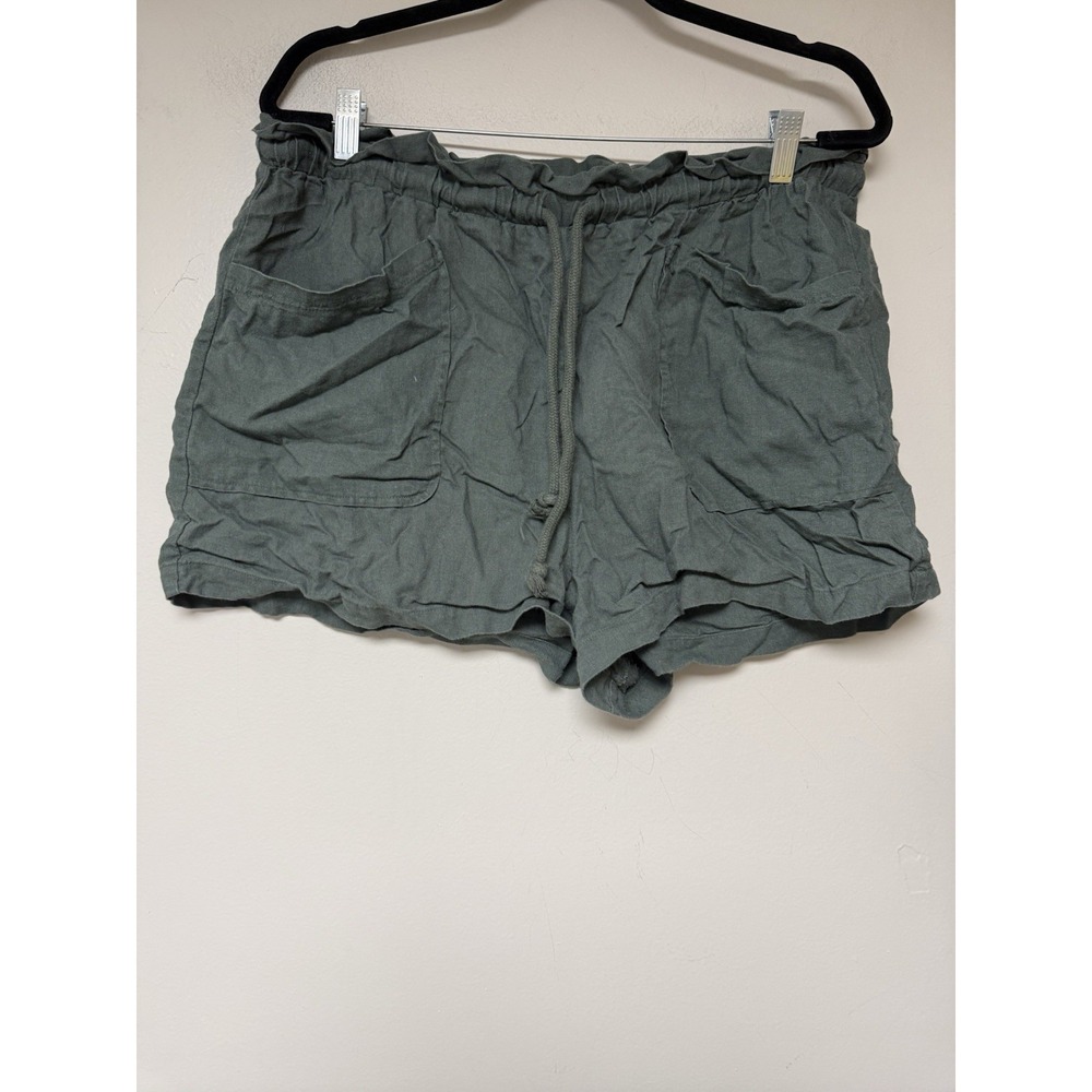 Universal‎ Threads Women's Olive Green Short Size XL